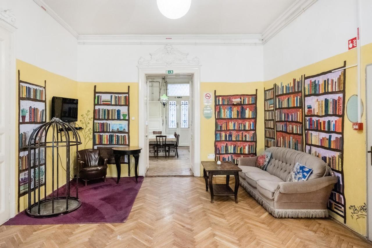 Baroque Hostel & Coworking Budapest Exterior photo