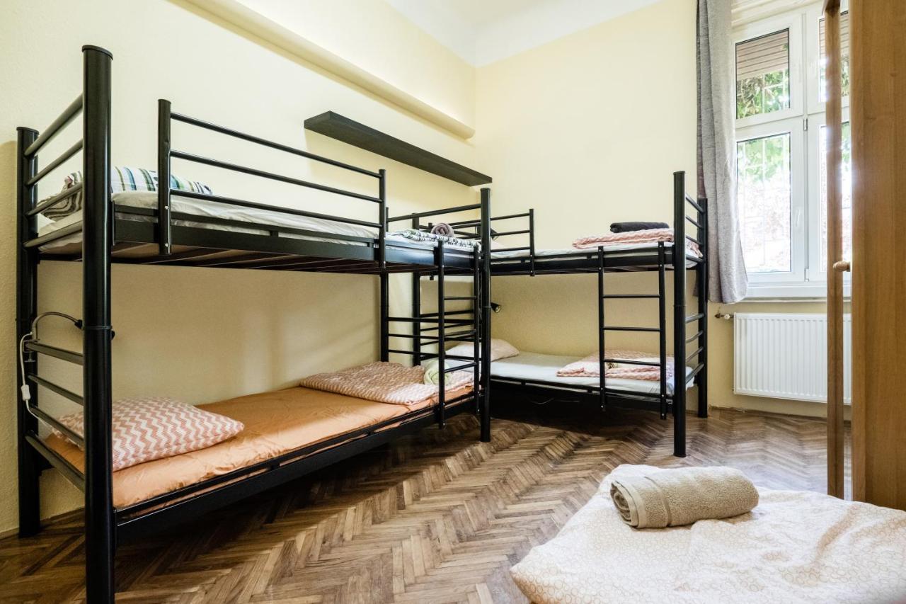 Baroque Hostel & Coworking Budapest Exterior photo