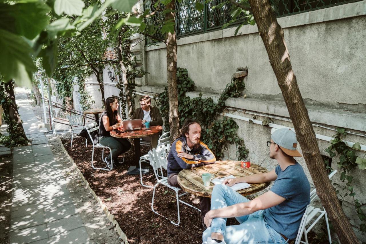 Baroque Hostel & Coworking Budapest Exterior photo