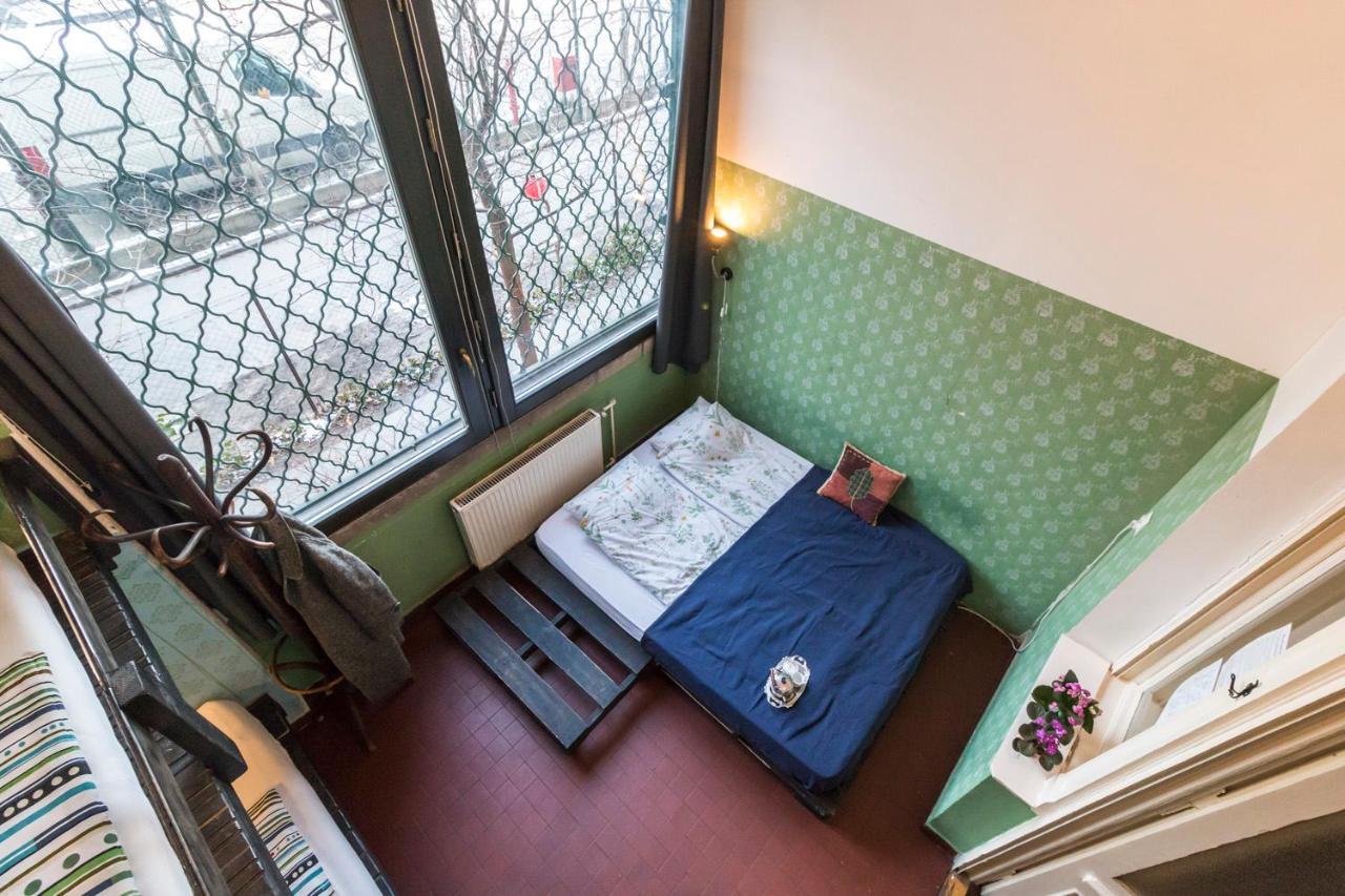 Baroque Hostel & Coworking Budapest Exterior photo