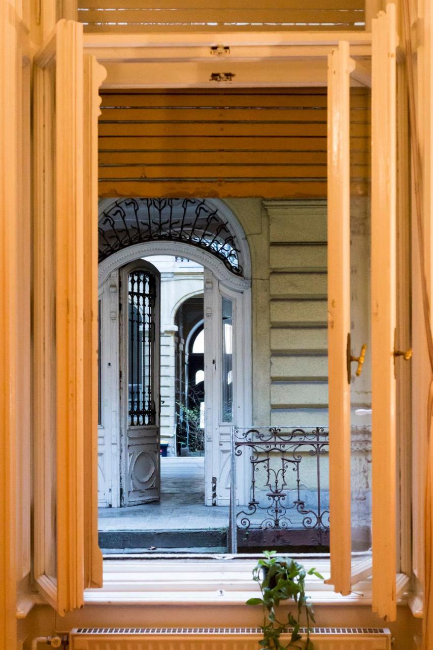 Baroque Hostel & Coworking Budapest Exterior photo