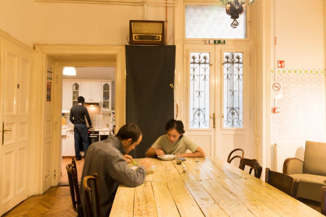 Baroque Hostel & Coworking Budapest Exterior photo