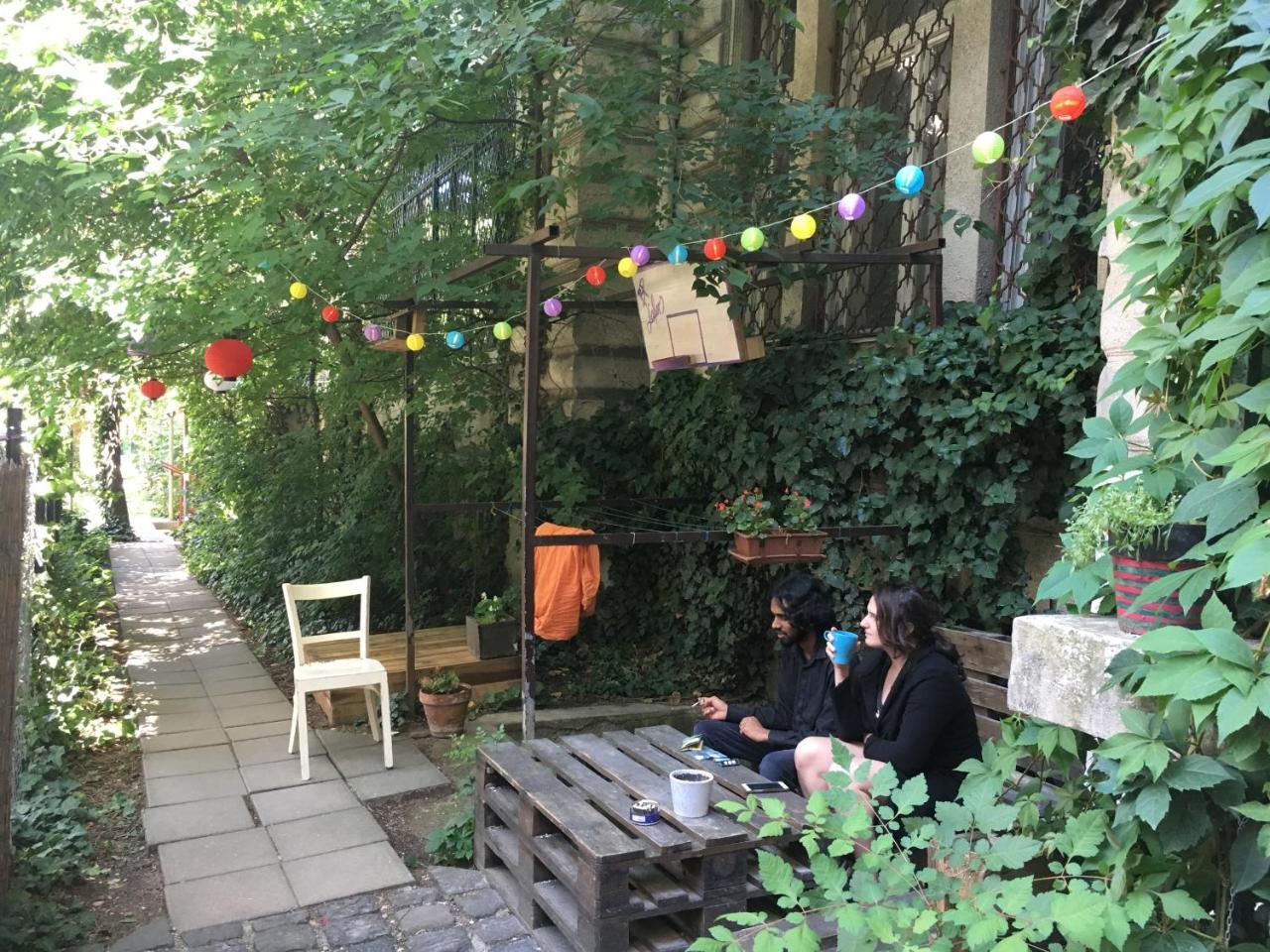 Baroque Hostel & Coworking Budapest Exterior photo