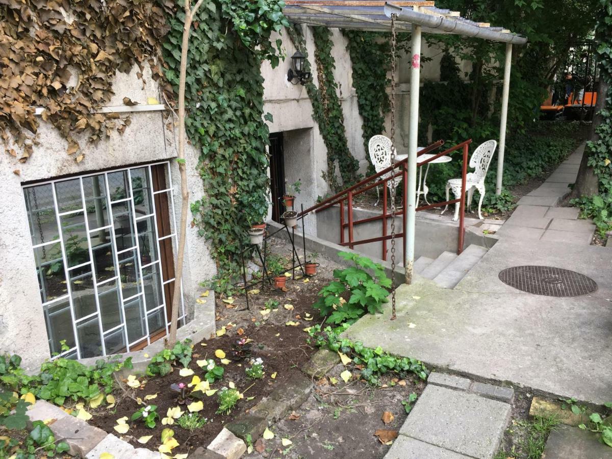 Baroque Hostel & Coworking Budapest Exterior photo
